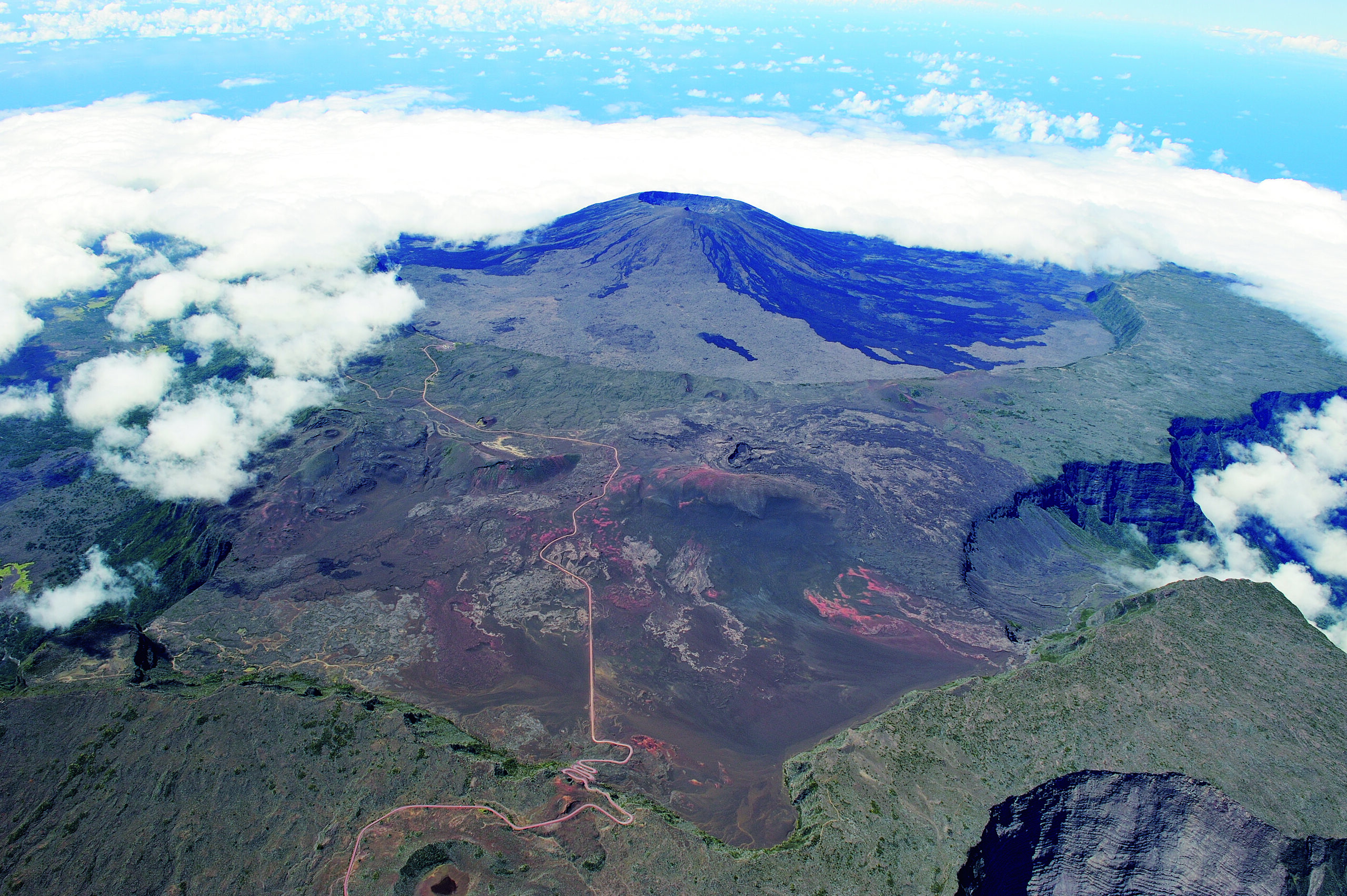 Ilang PITONS CIRQUES ET REMPARTS Serge GELABERT Scaled